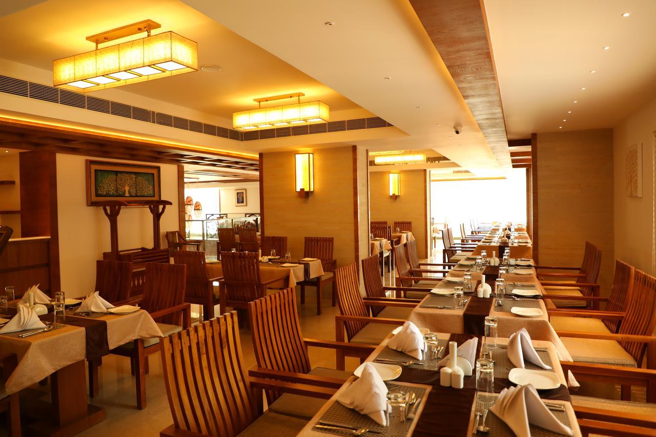 Hotel Karthika Park Kazhakuttam Exterior photo