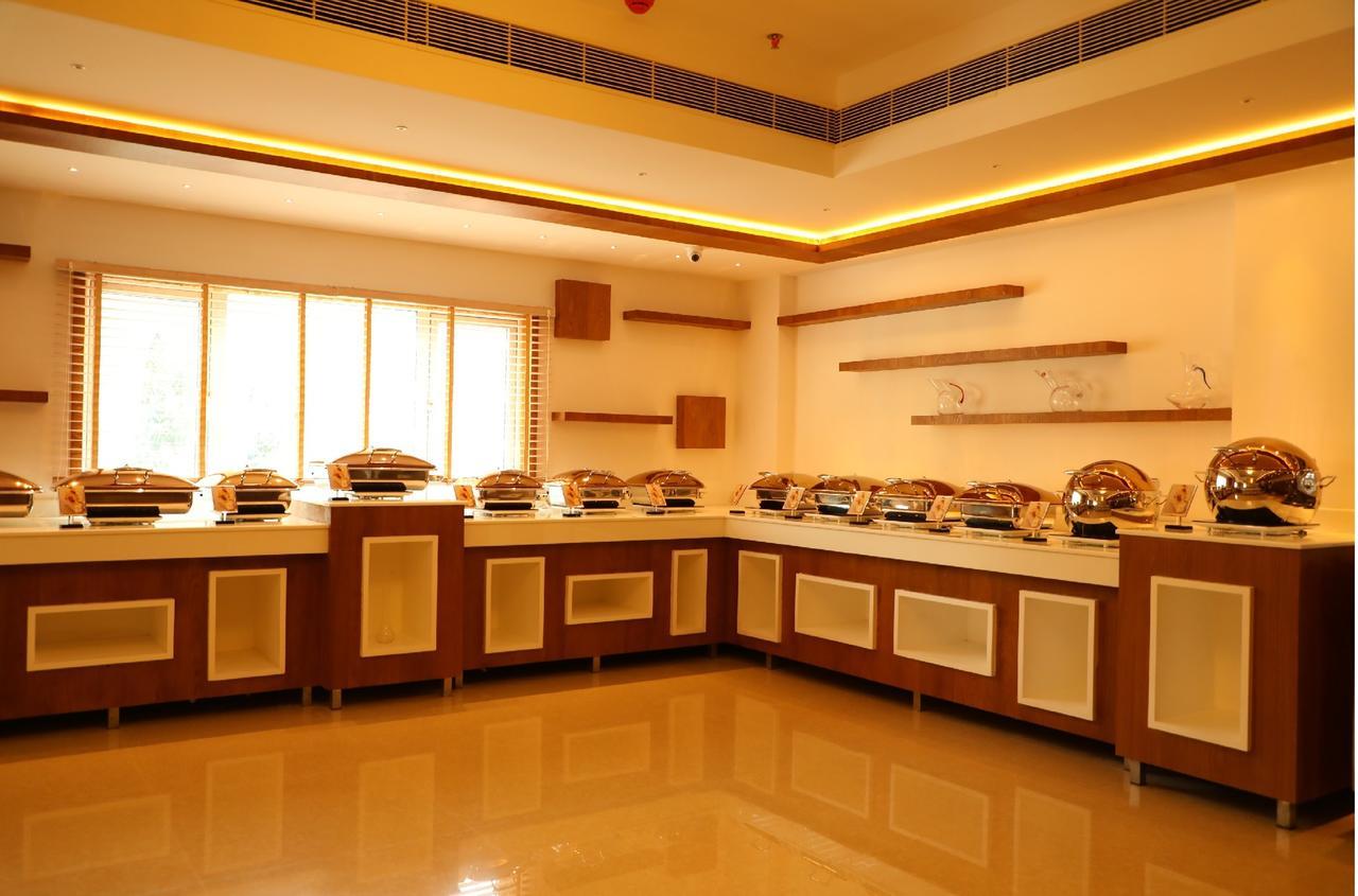 Hotel Karthika Park Kazhakuttam Exterior photo