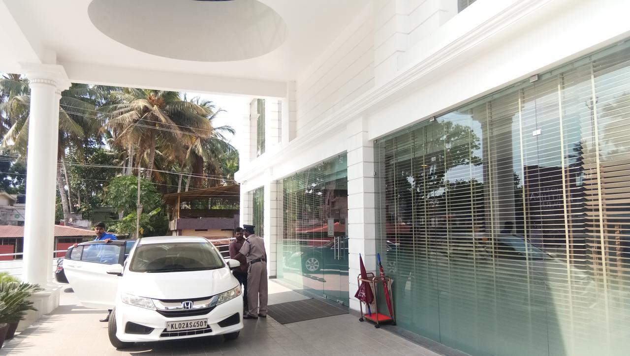 Hotel Karthika Park Kazhakuttam Exterior photo