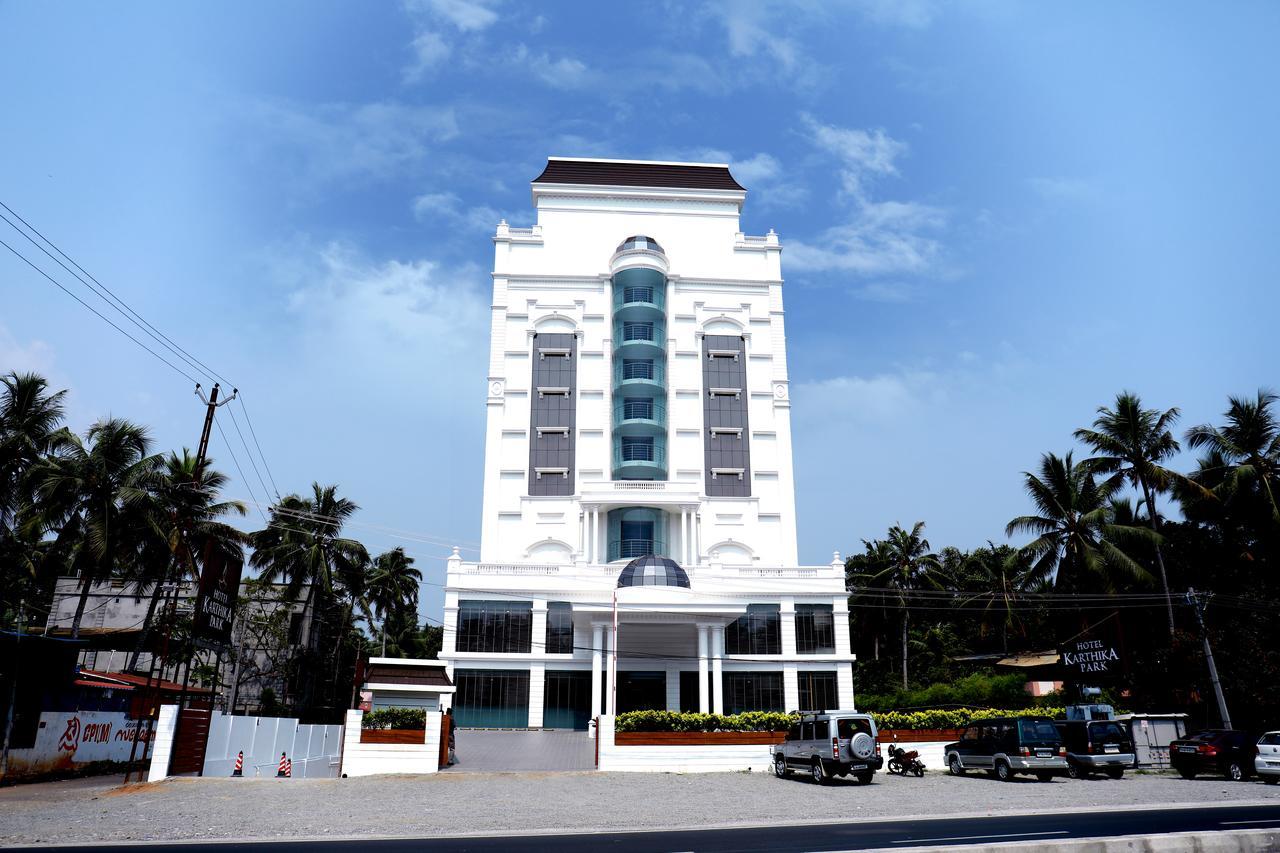 Hotel Karthika Park Kazhakuttam Exterior photo